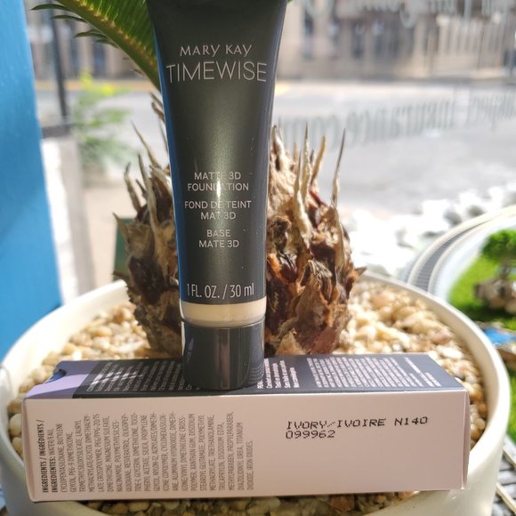 Mary Kay Other - Ivory N 140 Matte 3D Foundation - Combo to Oily Skin - Timewise Mary Kay